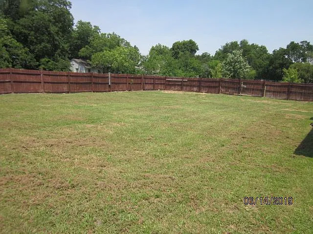605 Jackson St — Photo 15