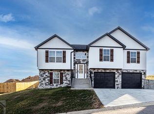 207 Majestic Dr, Waynesville, MO 65583
