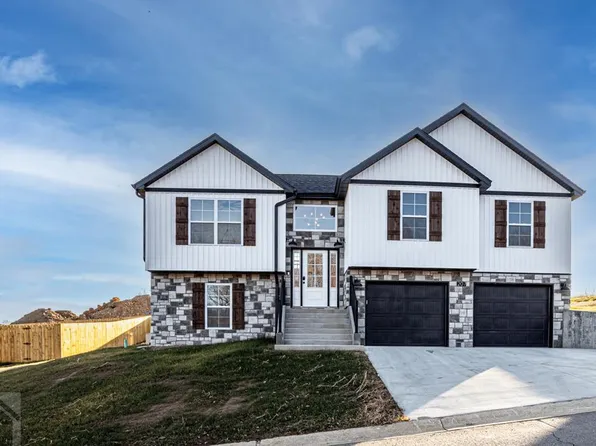 207 Majestic Dr, Waynesville, MO 65583