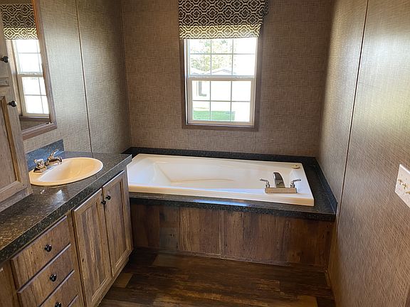 5th image of 13568 Ridgewood Dr #36