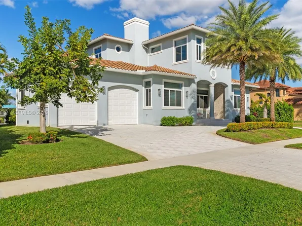 1070 Dana Ct, Marco Island, FL 34145