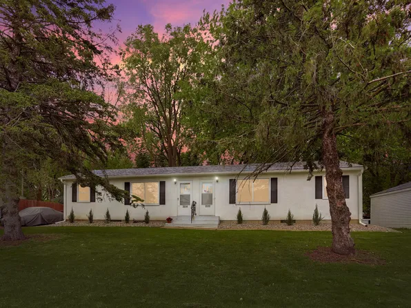 2514 Woodlynn Ave E, Maplewood, MN 55109