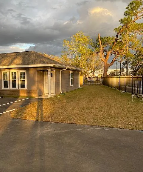 4710 W Fairfield Dr — Photo 16