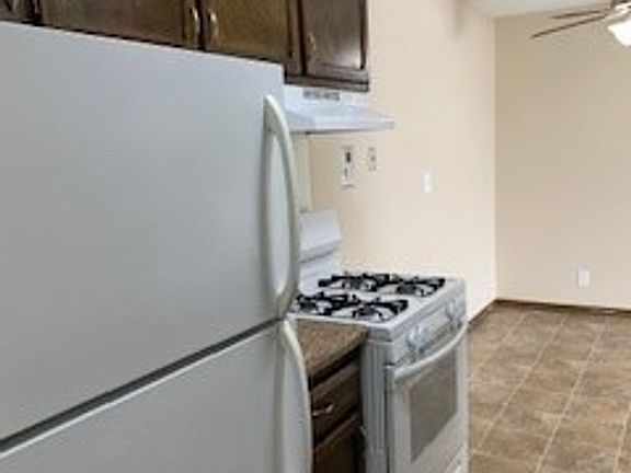 5th image of 8221 Riverview Ln N #268
