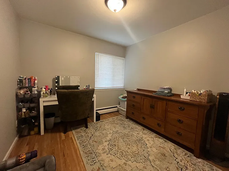 2705 N Oakland Ave — Photo 9