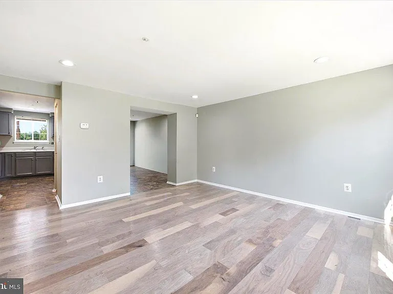 3426 Round Rd — Photo 2