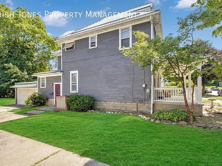 172 Main St — Photo 5