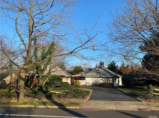 362 Interstate Highway U Willets Rd, Roslyn Heights, NY 11577