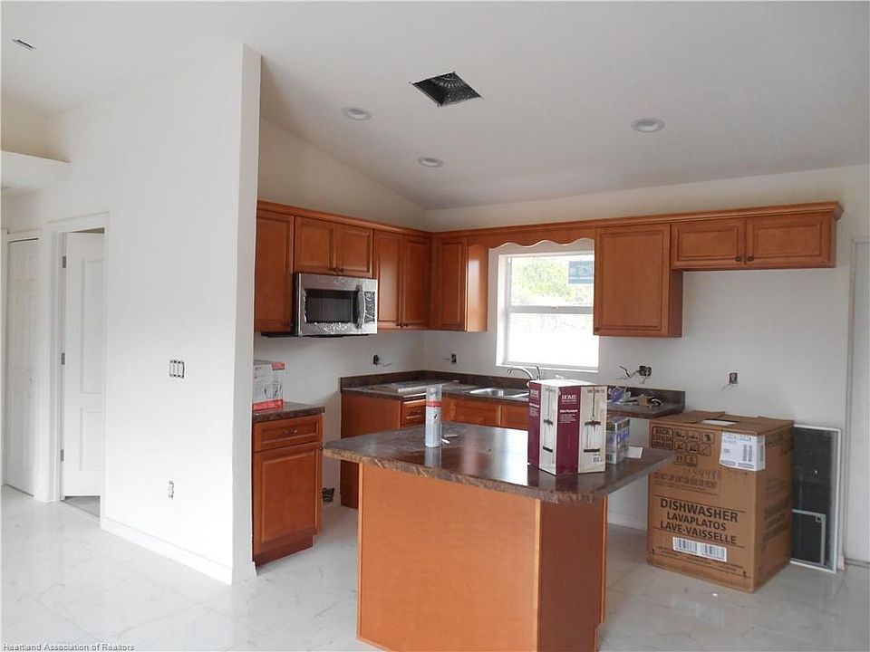 2nd image of 2865 W Kenosha Rd