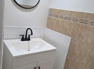 3750 Inverrary Dr APT 2B, Lauderhill, FL 33319