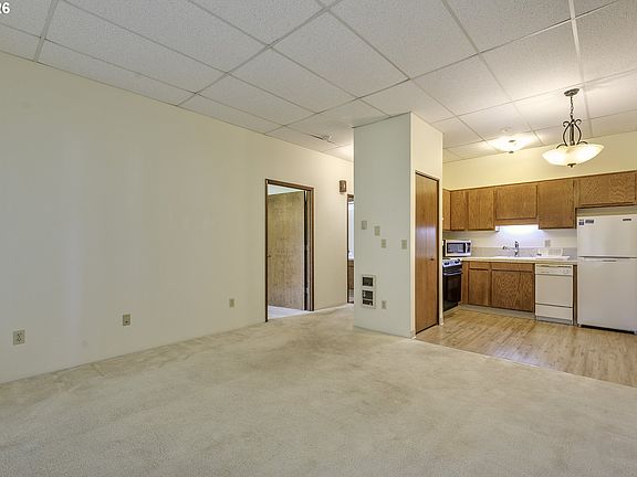 5th image of 13775 SW Scholls Ferry Rd APT 106