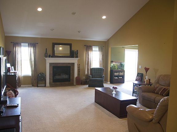 Great Room (25x17)