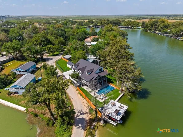 270 Isle Of View Dr, Mc Queeney, TX 78123