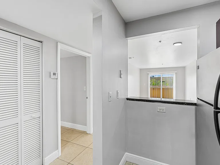 The Oaks Condominium — Photo 30
