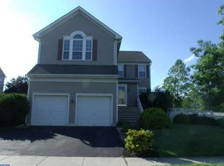 7 Kelly Dr, Columbus, NJ 08022