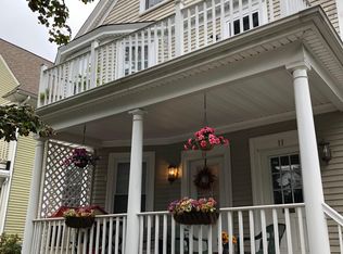 15 Summit Ave, Providence, RI 02906