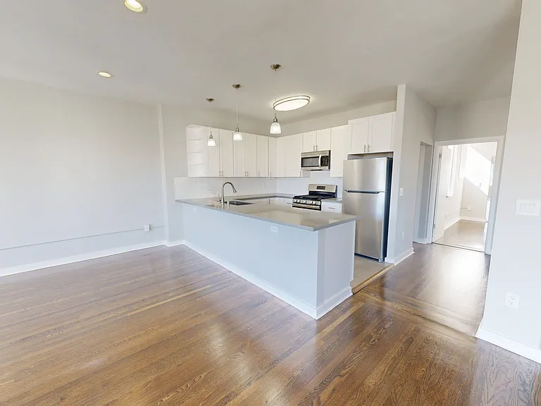 1735 Van Ness Avenue — Photo 20