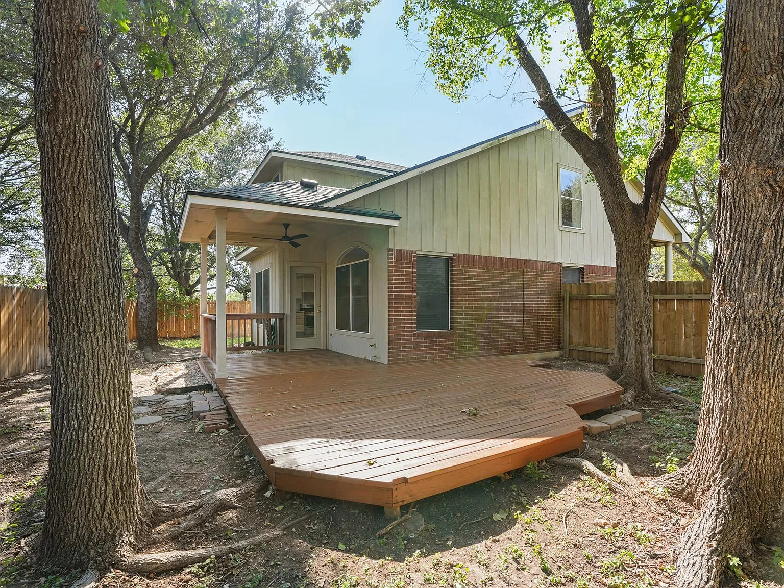 3 bed, 2.5 bath, 1669 sqft, $3,195 — Photo 3