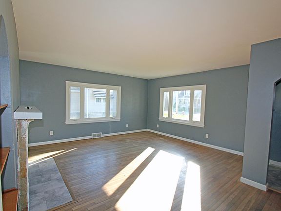 4th image of 1505 Broadway