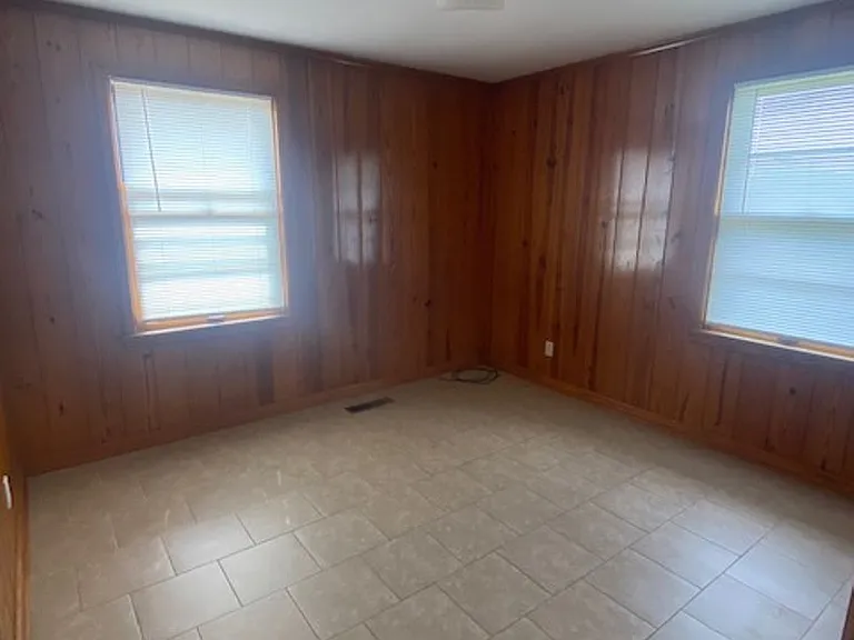 1211 Eugene St — Photo 10