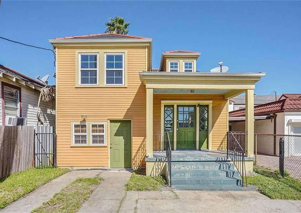 1st image of 2555 Elder St
