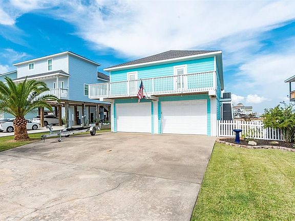 4th image of 1018 Tiki Dr