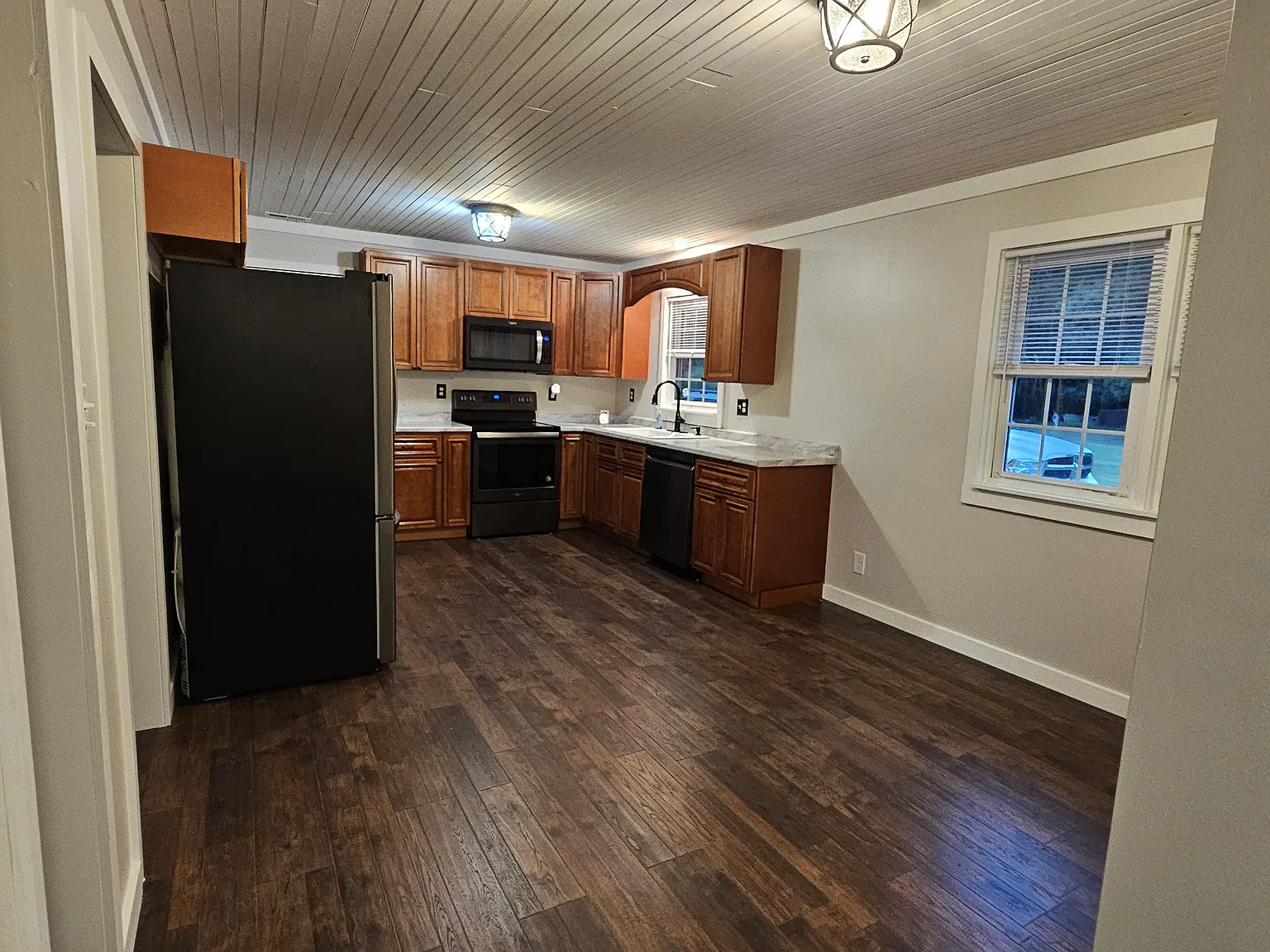 3 bed, 912 sqft, $1,600 — Photo 4