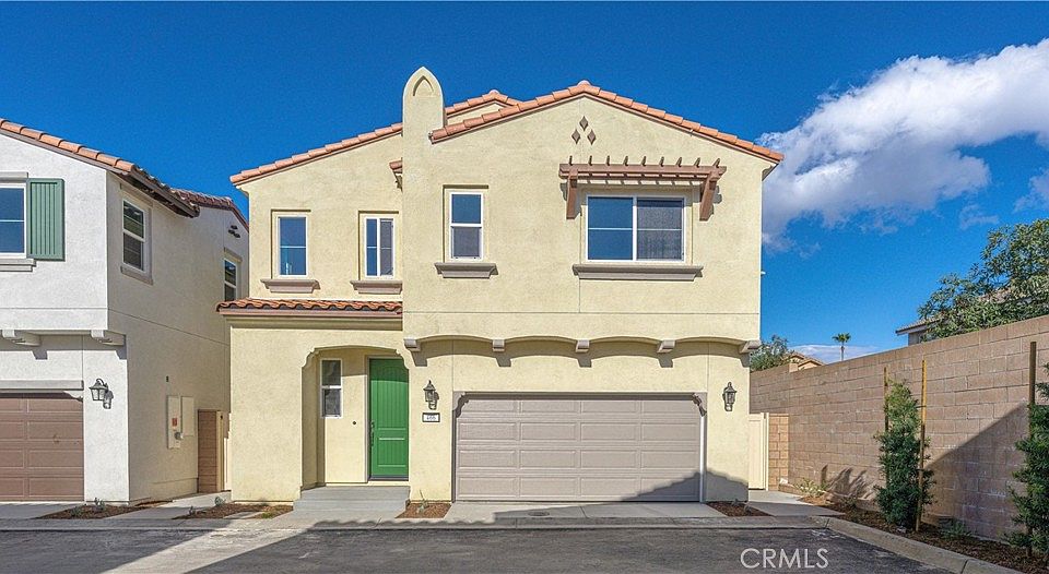 1st image of 466 Meyer Pl