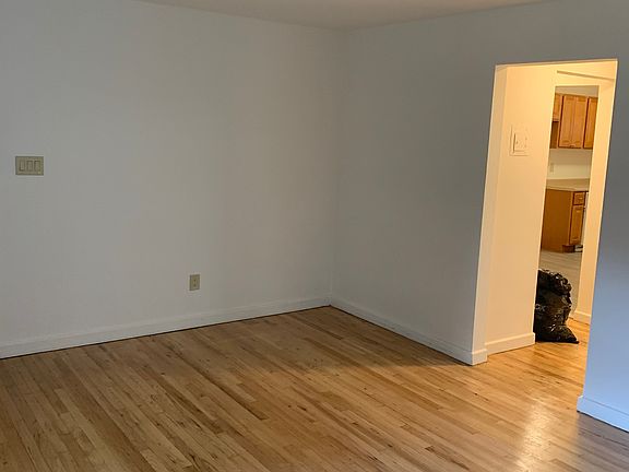 4th image of 90 W Northfield Ave #22