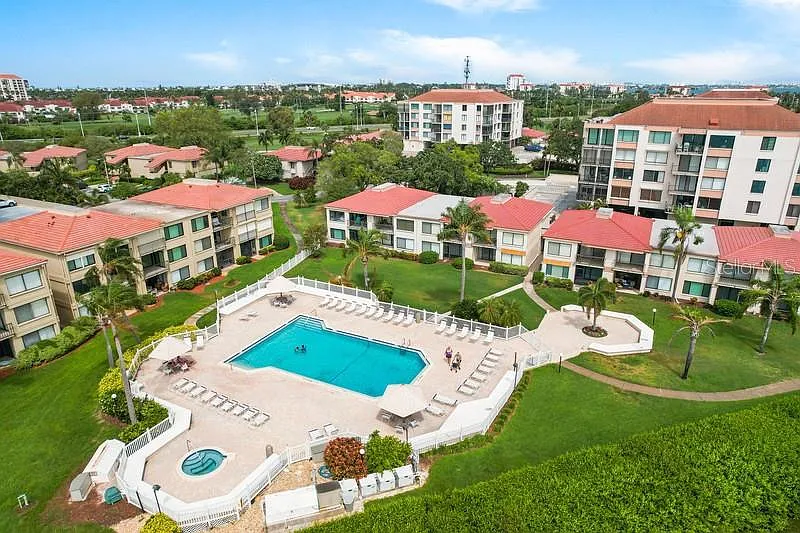 2 bed, 2.0 bath, 890 sqft, $2,500 — Photo 3