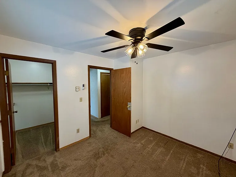 225 Crescent St — Photo 8