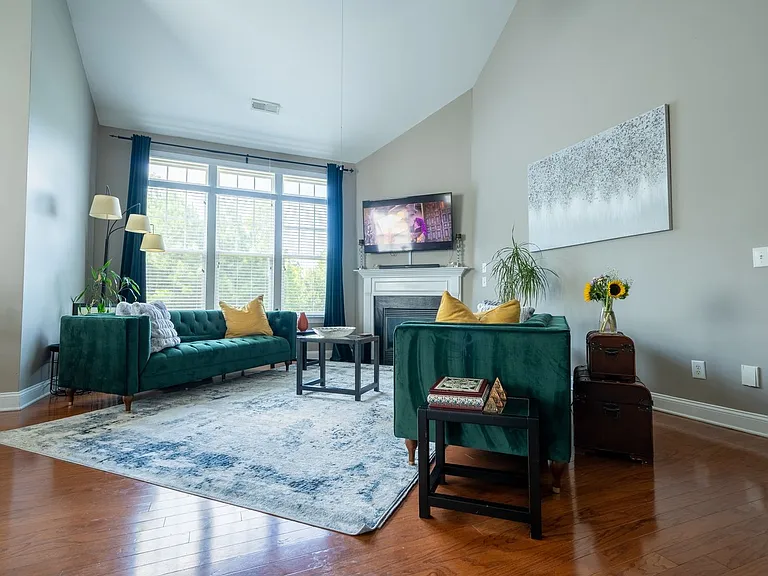 1606 Morehead Hill Ct — Photo 10