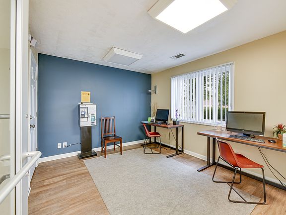 5th image of 5500 Floral Cir S #5460A2
