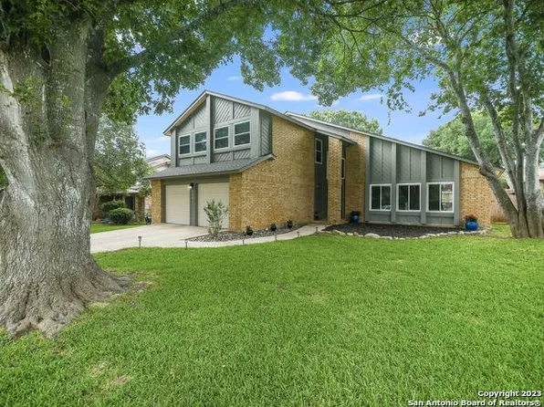 110 Wolf Pr, Universal City, TX 78148