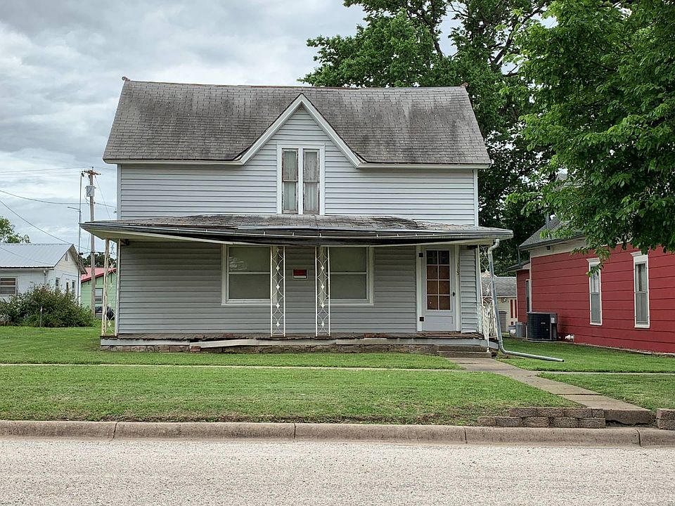 1st image of 113 E School St