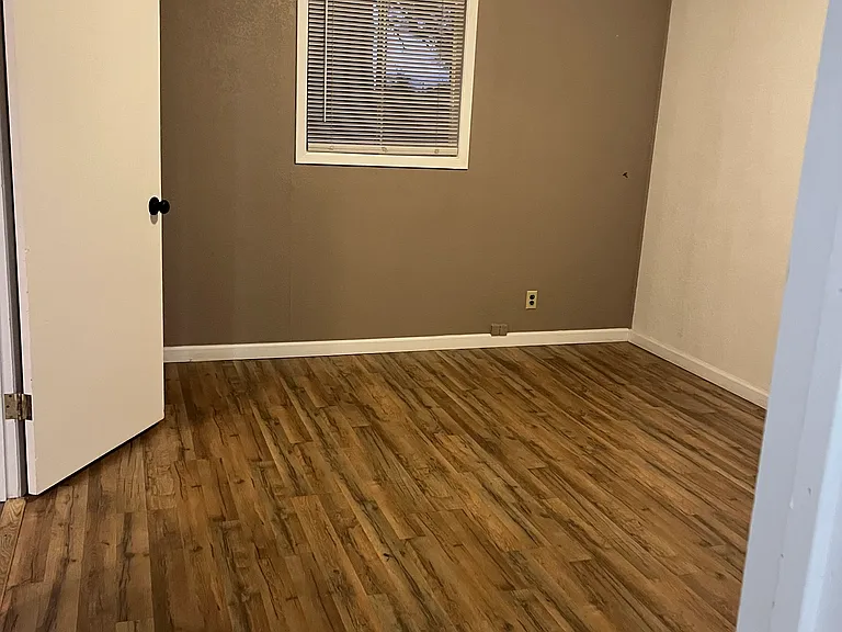 1691 W White Mountain Blvd — Photo 2