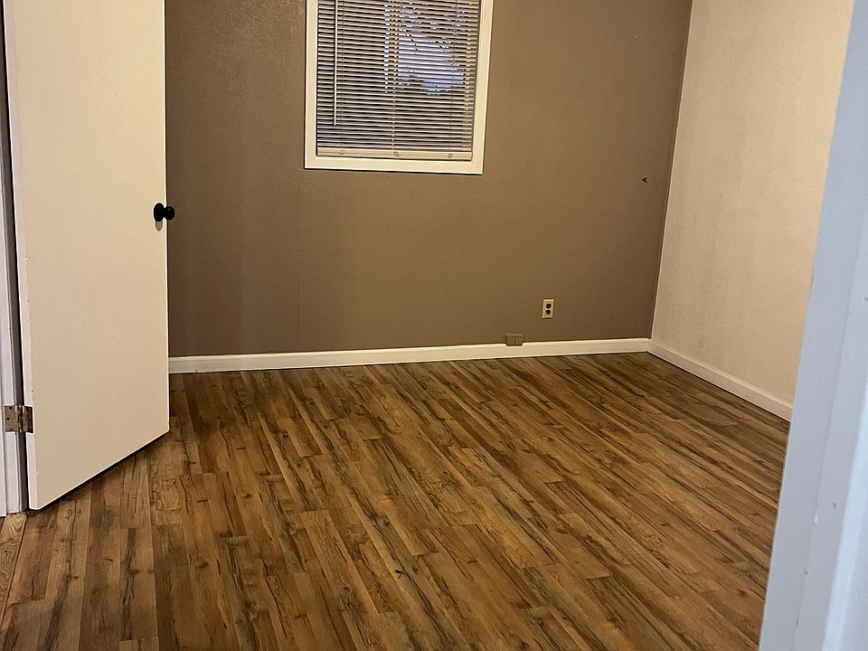 2nd image of 1691  W. White Mountain