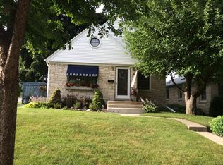 4530 W Anthony Dr, Greenfield, WI 53219