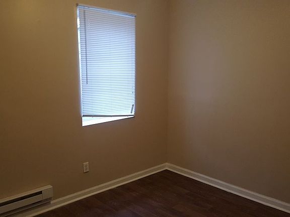 4th image of 2106 Sharon Ave
