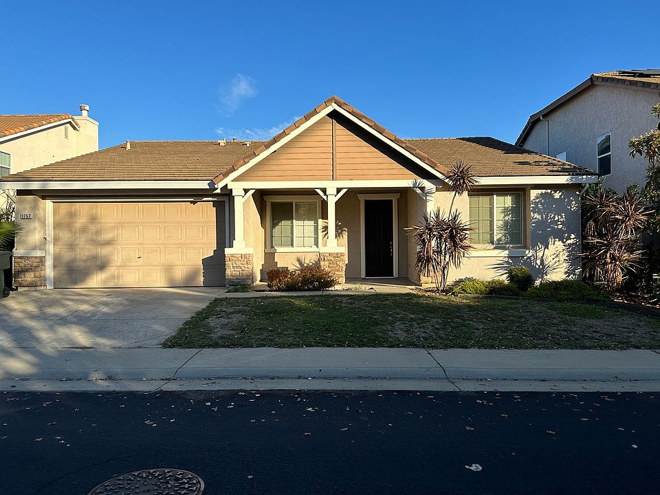 1st image of 1757 Mockingbird St