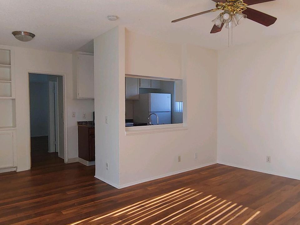 1st image of 4050 Marlborough Ave #10