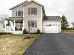 8 Lockwood Pl, Watervliet, NY 12189