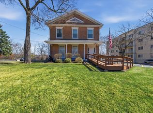 469 N Lake St, Aurora, IL