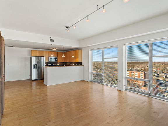 5th image of 301 N Neil St APT 904