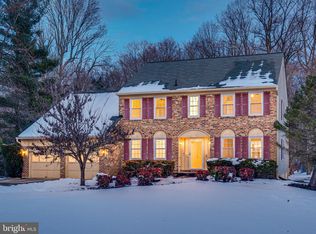 1817 Batten Hollow Rd, Vienna, VA 22182