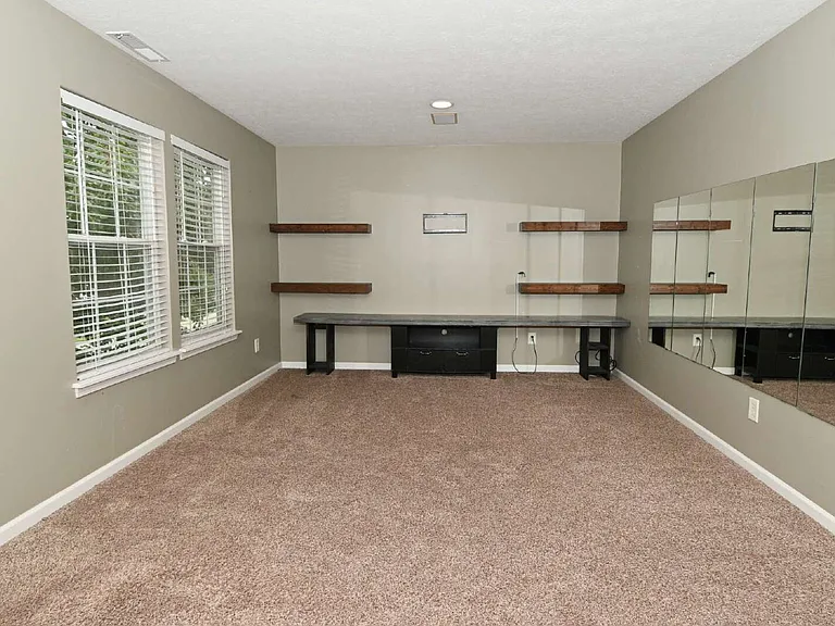 8405 Swift Ct — Photo 32