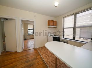 22-65 27th St #3R, Astoria, NY 11105