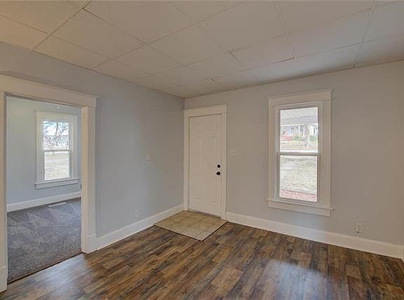 4th image of 1420 S Maywood Ave
