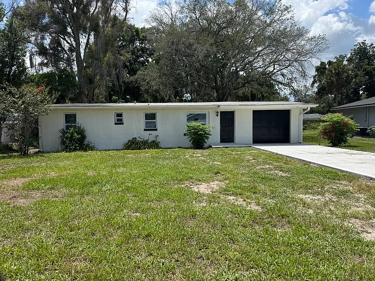 2121 Greenway Dr — Photo 17