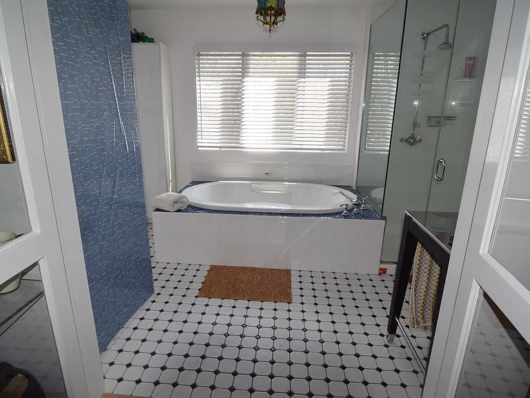 Island View Dr E — Photo 17